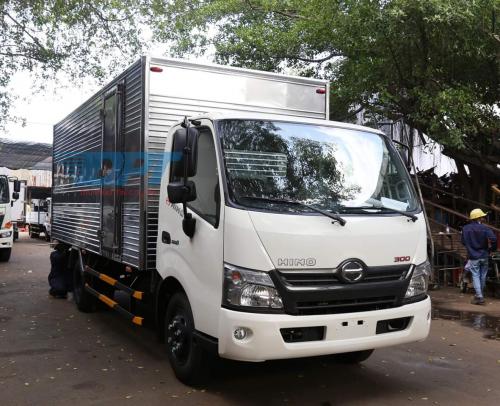 Hino 3.5 Tấn Thùng Kín Dài 5m2| XZU720L 3T5