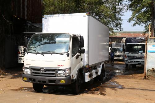 Hino 4.5 Tấn Thùng Bảo Ôn Dài 4.3 Mét| Xe Bảo Ôn Hino 4T5