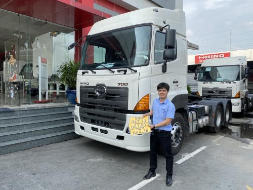 Đầu Kéo Hino 2 Cầu Động Cơ 420 Hp